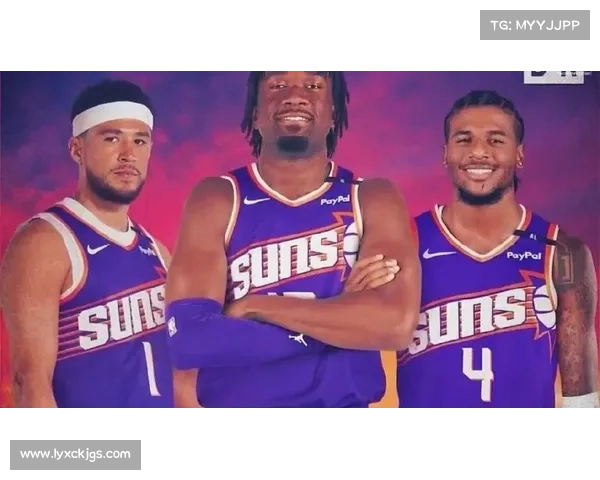 布克2015年以第13顺位被菲尼克斯太阳队选中开启职业生涯的辉煌之路